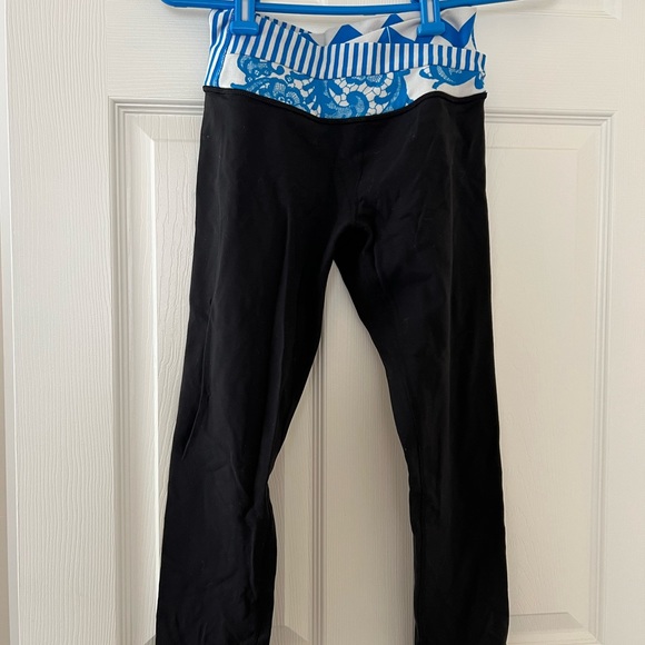 Lululemon bundle of leggings and tops - Picture 9 of 9